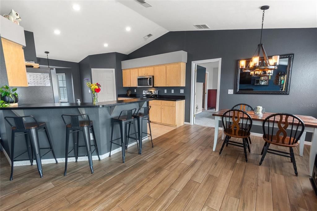 For Sale: $313,000 (3 beds, 2 baths, 1459 Square Feet)