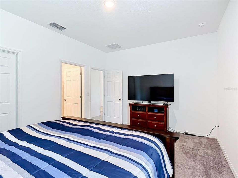 For Sale: $314,000 (4 beds, 2 baths, 1801 Square Feet)