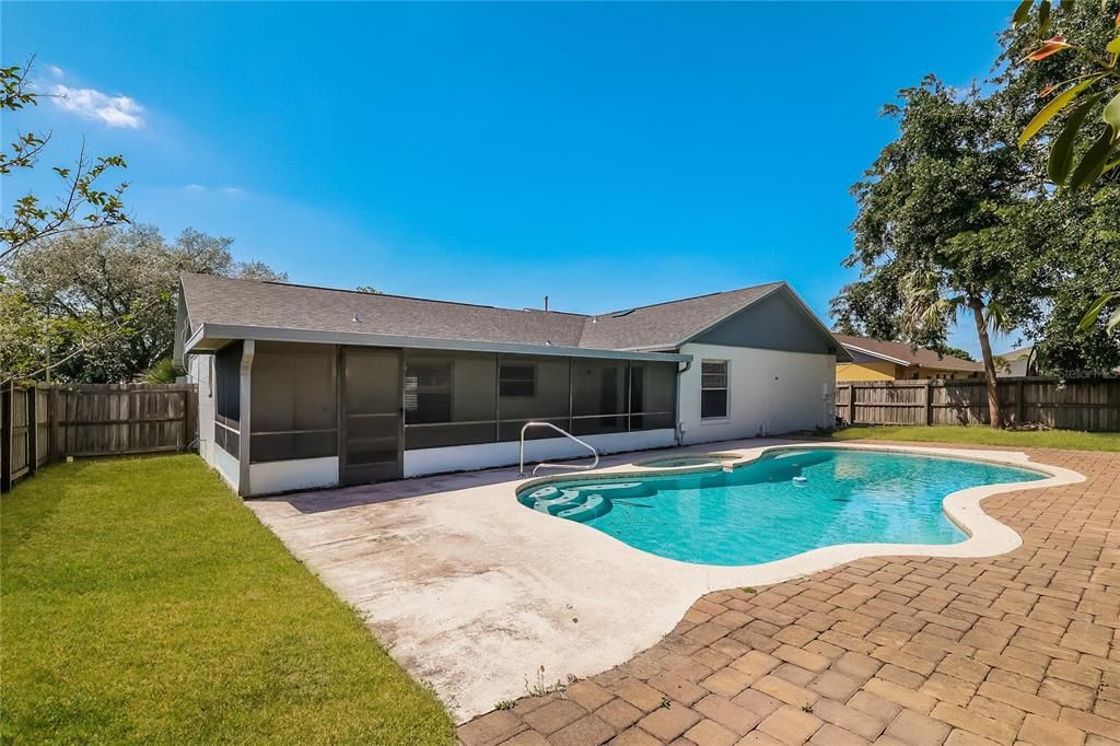 For Sale: $400,000 (3 beds, 2 baths, 1545 Square Feet)