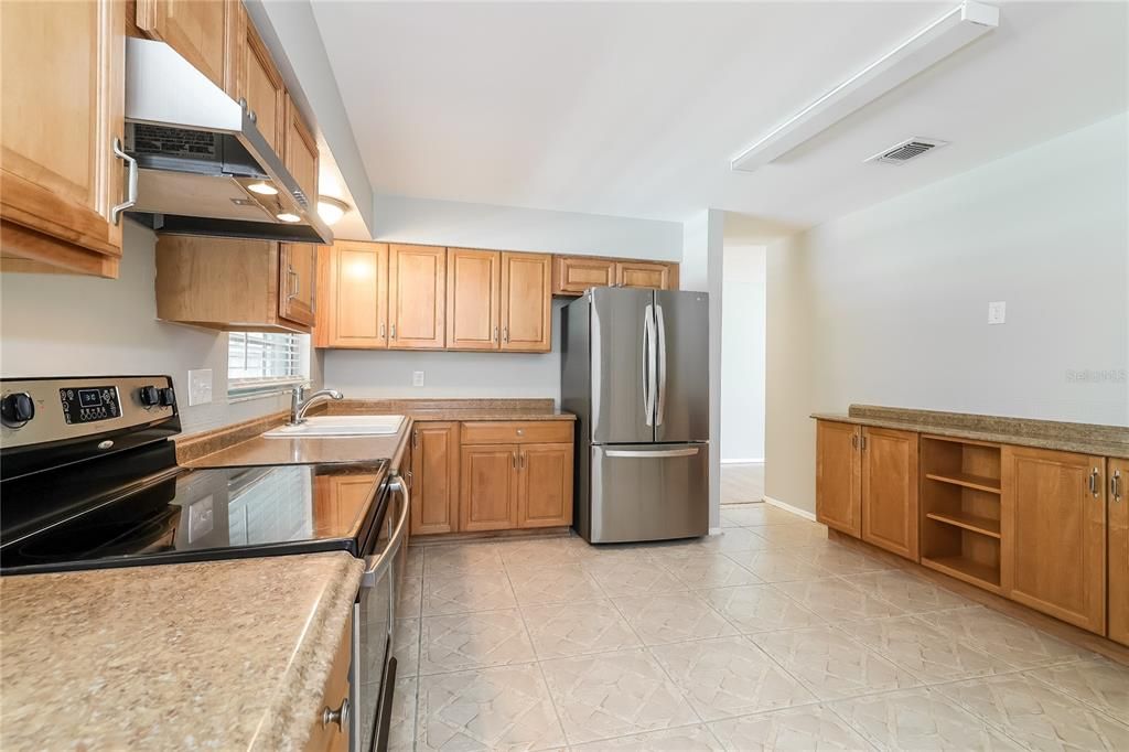 For Sale: $400,000 (3 beds, 2 baths, 1545 Square Feet)