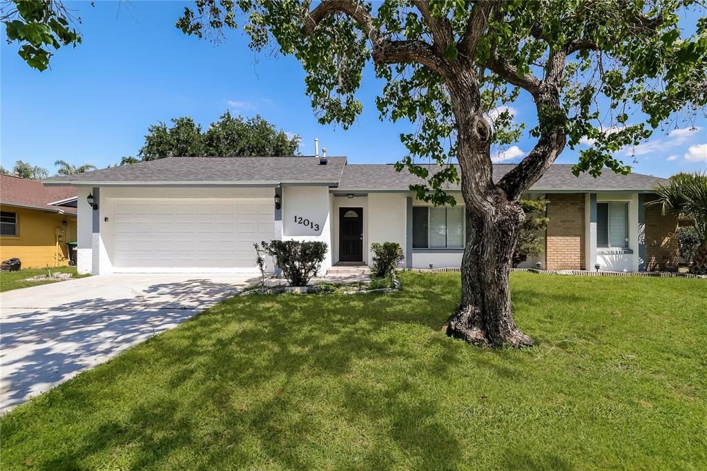 For Sale: $400,000 (3 beds, 2 baths, 1545 Square Feet)