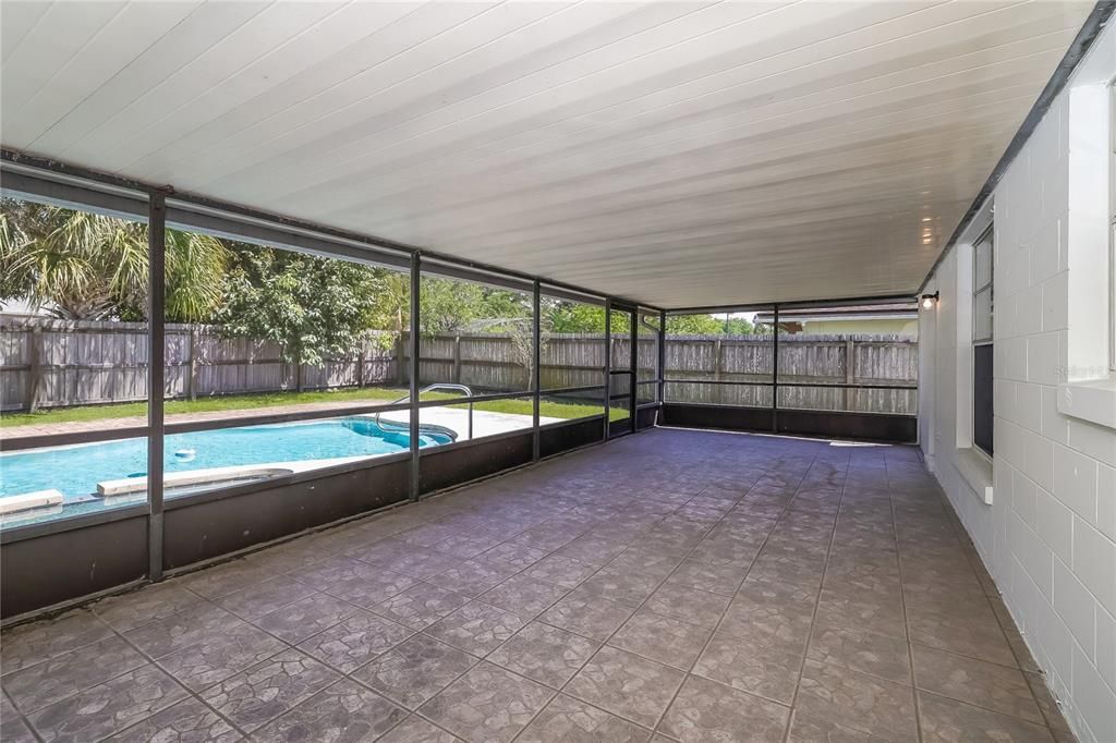 For Sale: $400,000 (3 beds, 2 baths, 1545 Square Feet)
