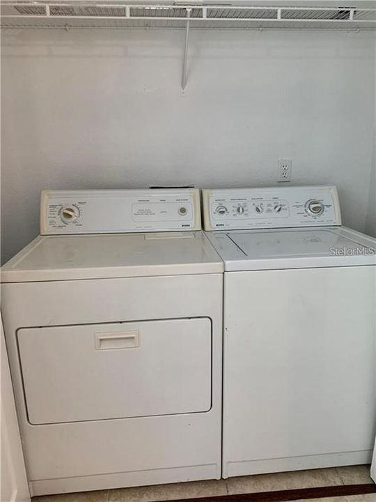 Activo con contrato: $1,595 (2 camas, 2 baños, 1054 Pies cuadrados)