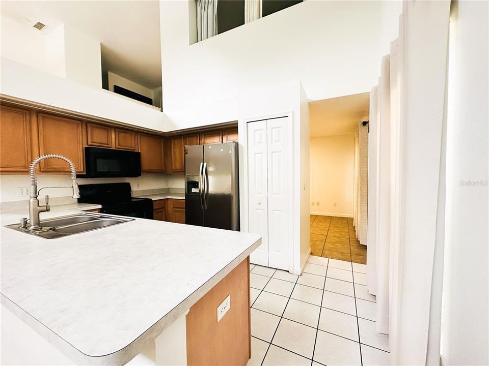 For Sale: $340,000 (3 beds, 2 baths, 1978 Square Feet)