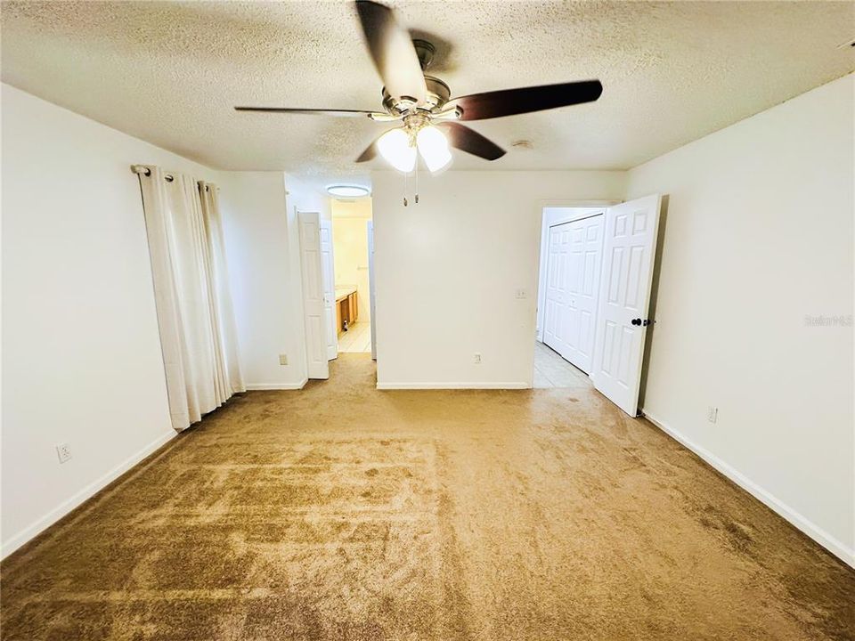 For Sale: $340,000 (3 beds, 2 baths, 1978 Square Feet)