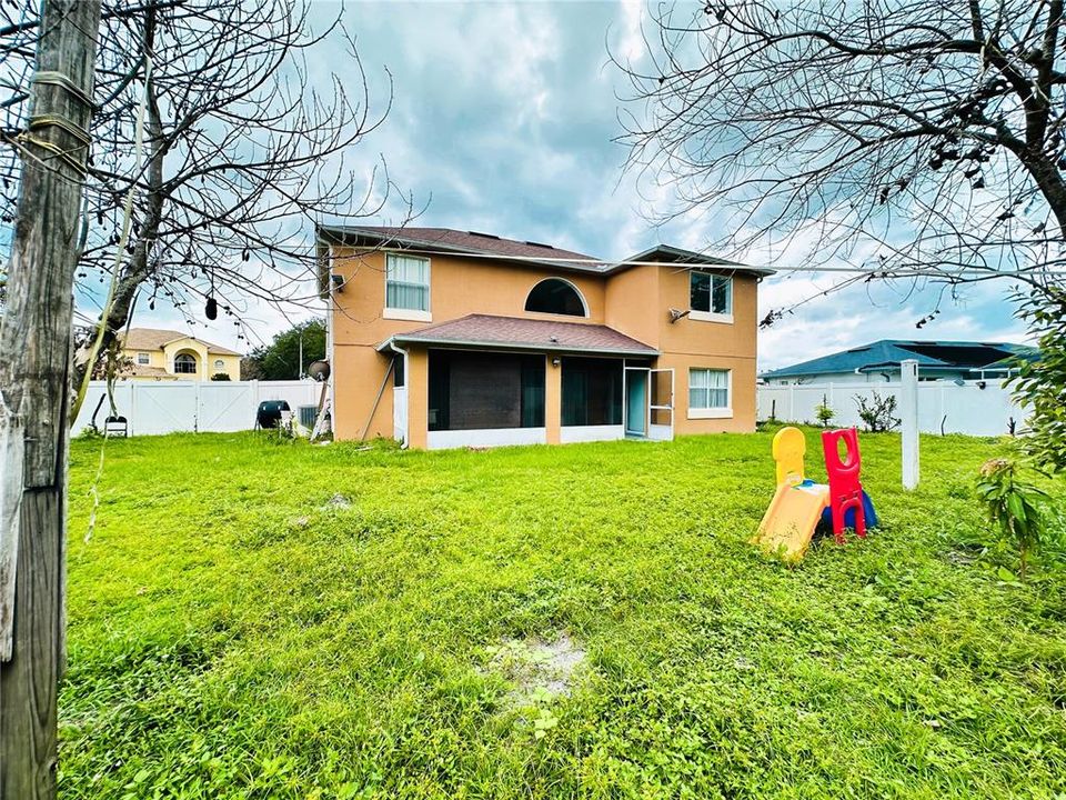 For Sale: $340,000 (3 beds, 2 baths, 1978 Square Feet)