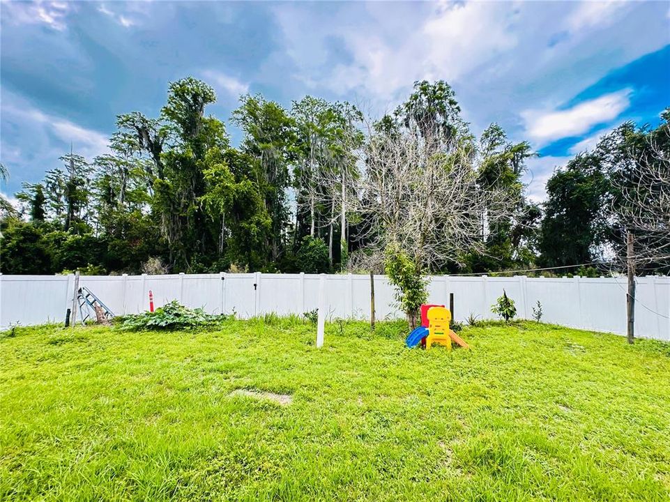 For Sale: $340,000 (3 beds, 2 baths, 1978 Square Feet)