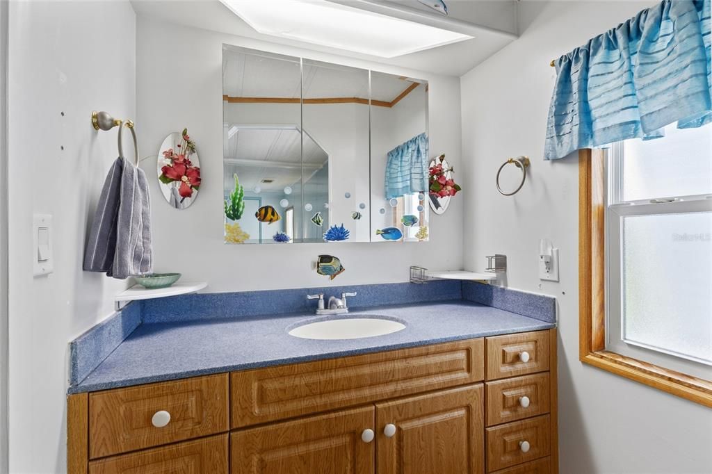For Sale: $227,000 (2 beds, 2 baths, 1144 Square Feet)