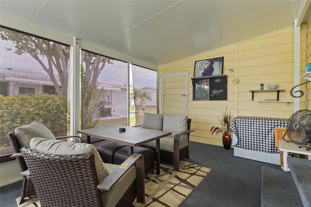 For Sale: $227,000 (2 beds, 2 baths, 1144 Square Feet)