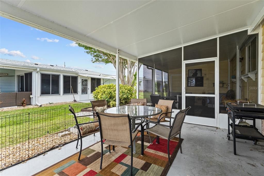 For Sale: $227,000 (2 beds, 2 baths, 1144 Square Feet)