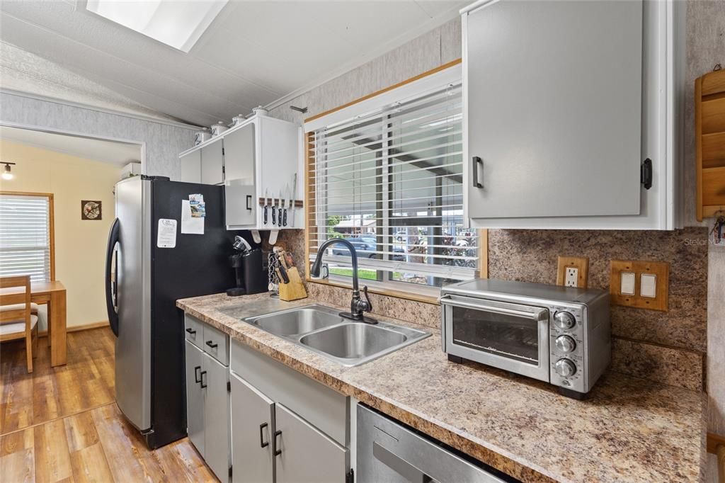 For Sale: $227,000 (2 beds, 2 baths, 1144 Square Feet)