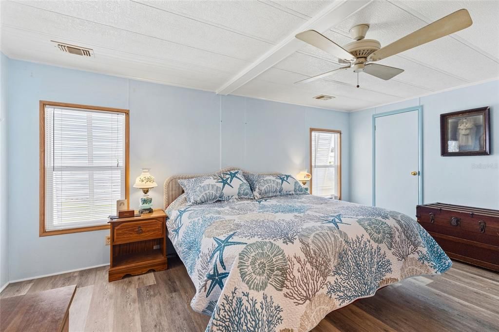 For Sale: $227,000 (2 beds, 2 baths, 1144 Square Feet)