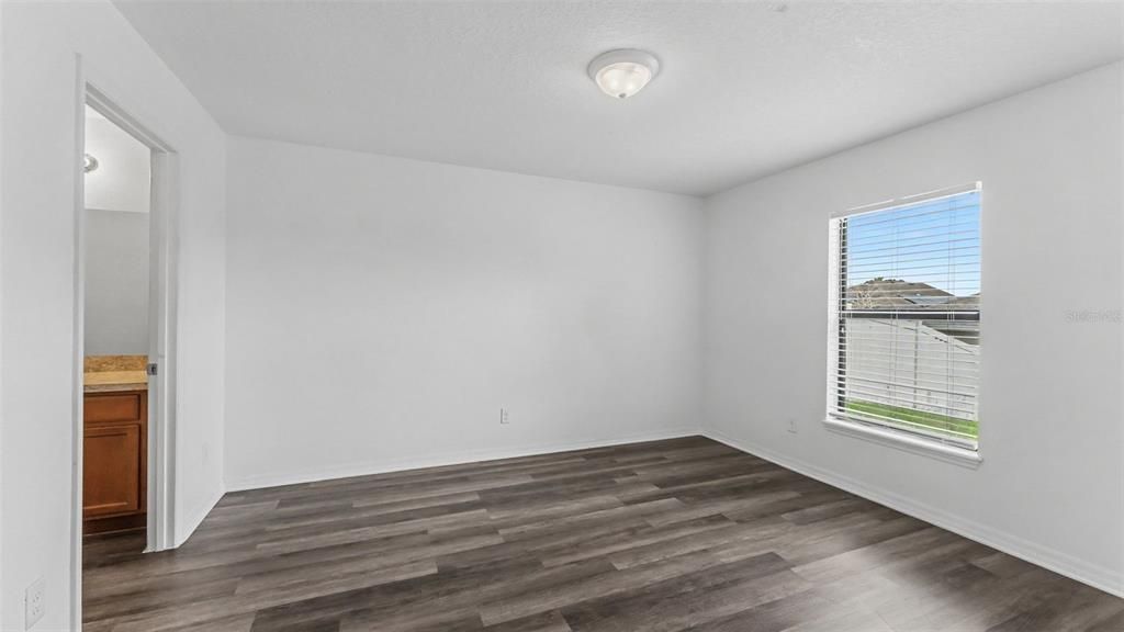 For Sale: $265,000 (3 beds, 2 baths, 1582 Square Feet)