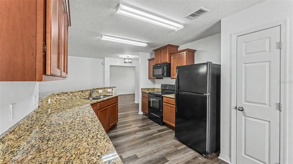 For Sale: $265,000 (3 beds, 2 baths, 1582 Square Feet)