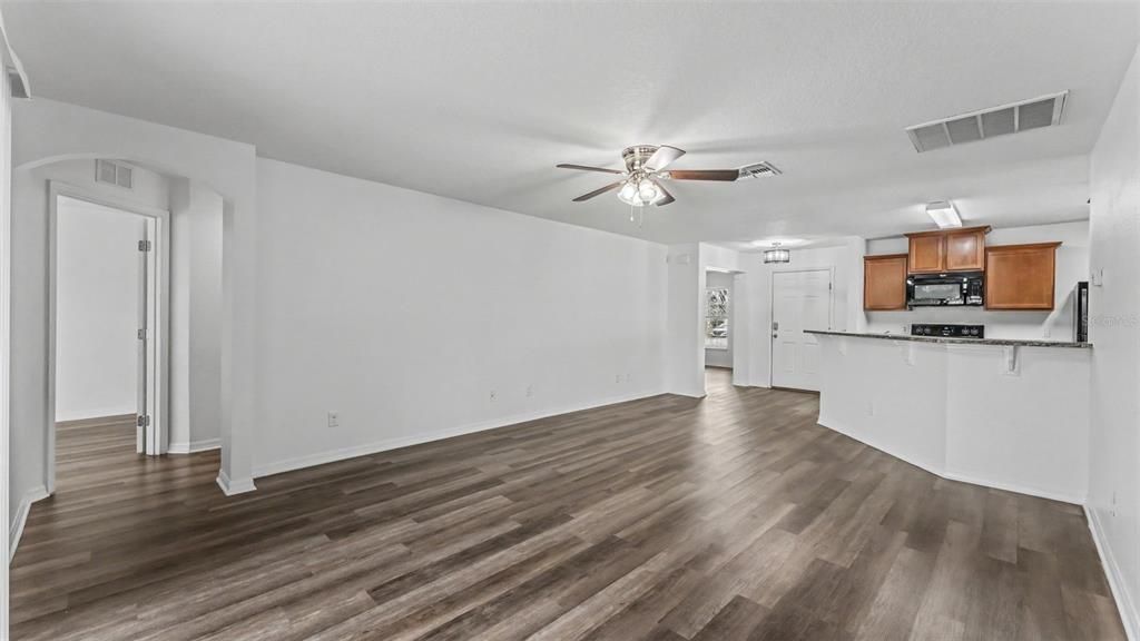 For Sale: $265,000 (3 beds, 2 baths, 1582 Square Feet)