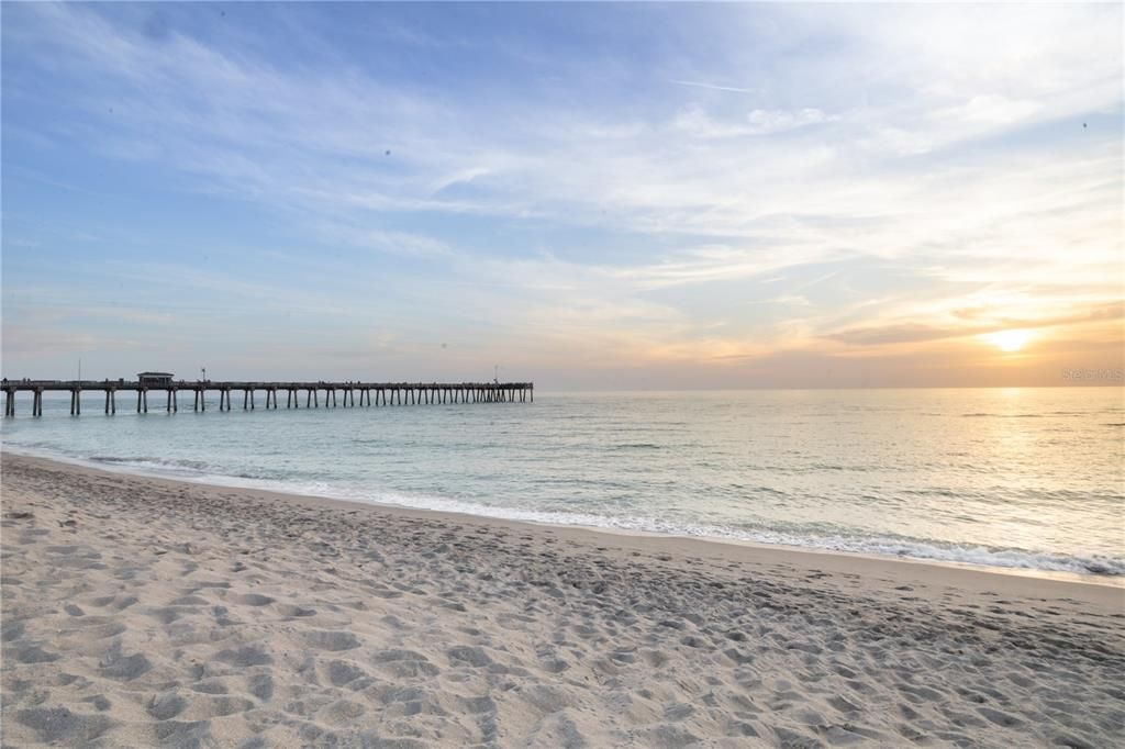 For Sale: $400,000 (2 beds, 2 baths, 1430 Square Feet)