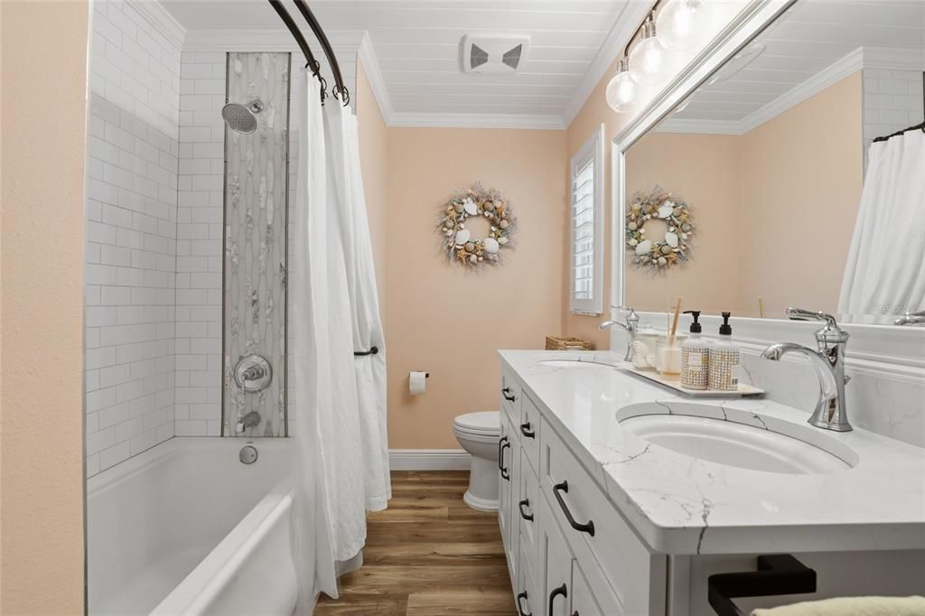For Sale: $400,000 (2 beds, 2 baths, 1430 Square Feet)