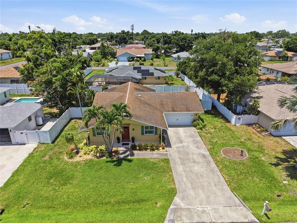 For Sale: $400,000 (2 beds, 2 baths, 1430 Square Feet)