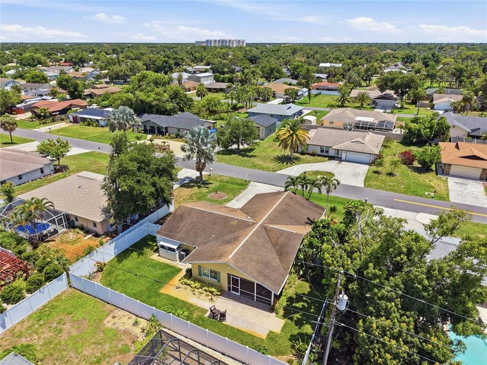 For Sale: $400,000 (2 beds, 2 baths, 1430 Square Feet)