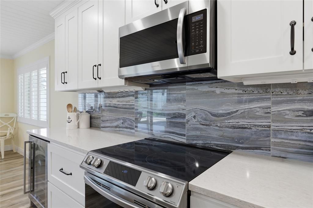 For Sale: $400,000 (2 beds, 2 baths, 1430 Square Feet)