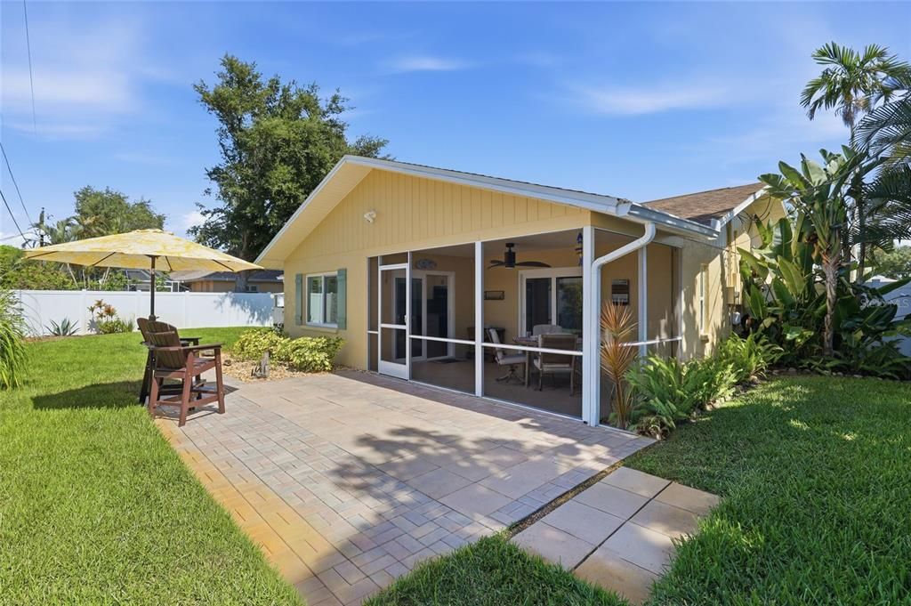 For Sale: $400,000 (2 beds, 2 baths, 1430 Square Feet)