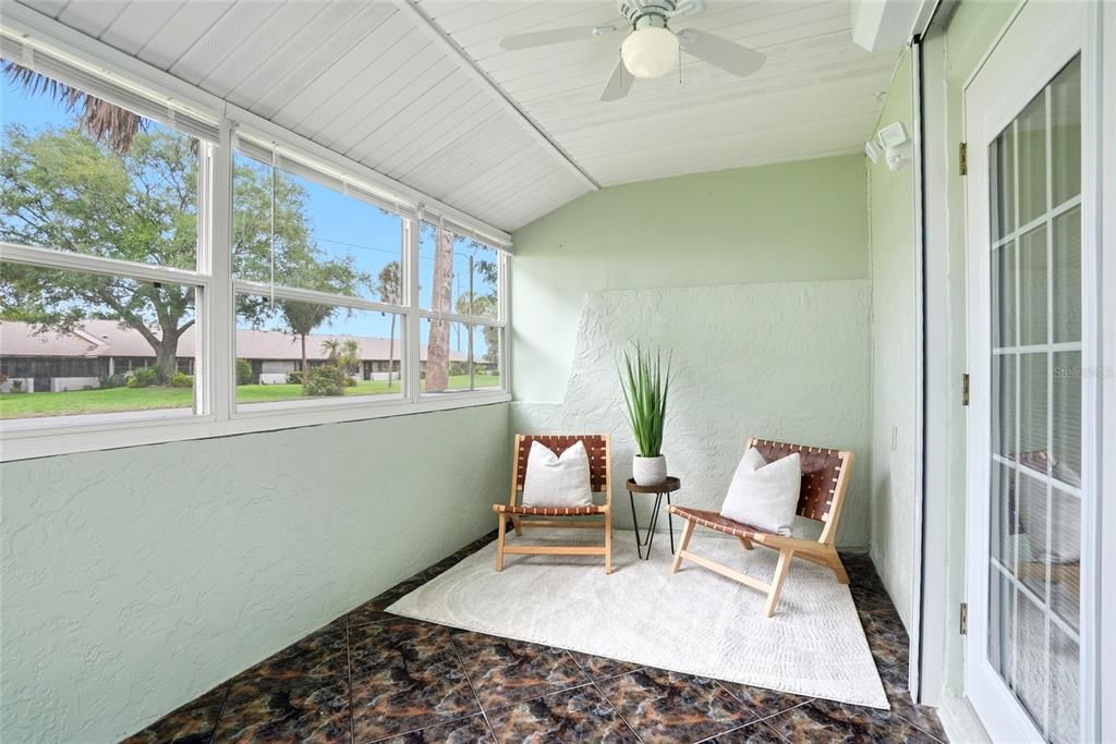 For Sale: $215,000 (2 beds, 2 baths, 1110 Square Feet)