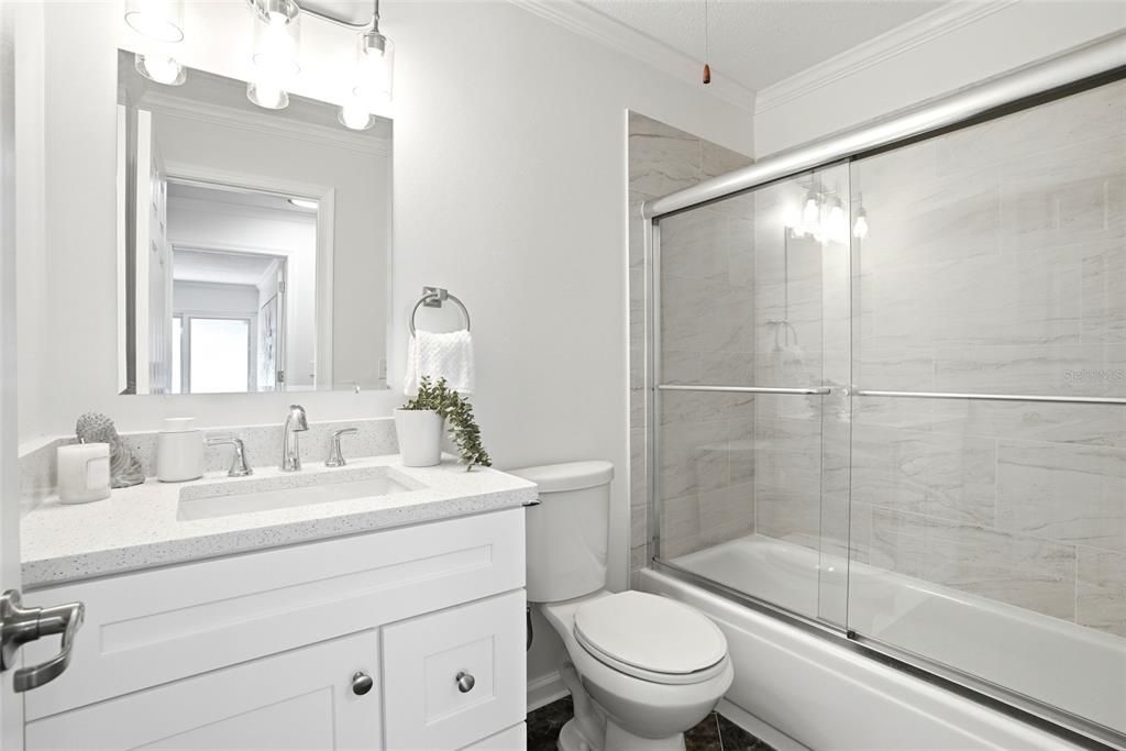 For Sale: $215,000 (2 beds, 2 baths, 1110 Square Feet)