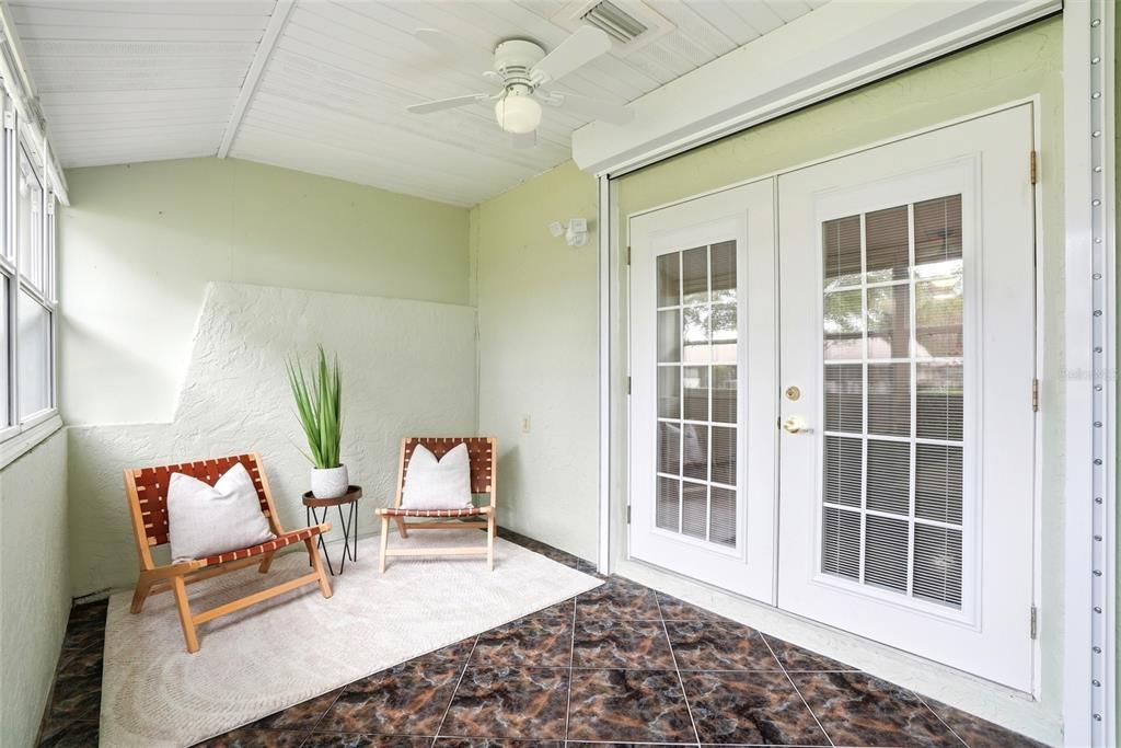 For Sale: $215,000 (2 beds, 2 baths, 1110 Square Feet)