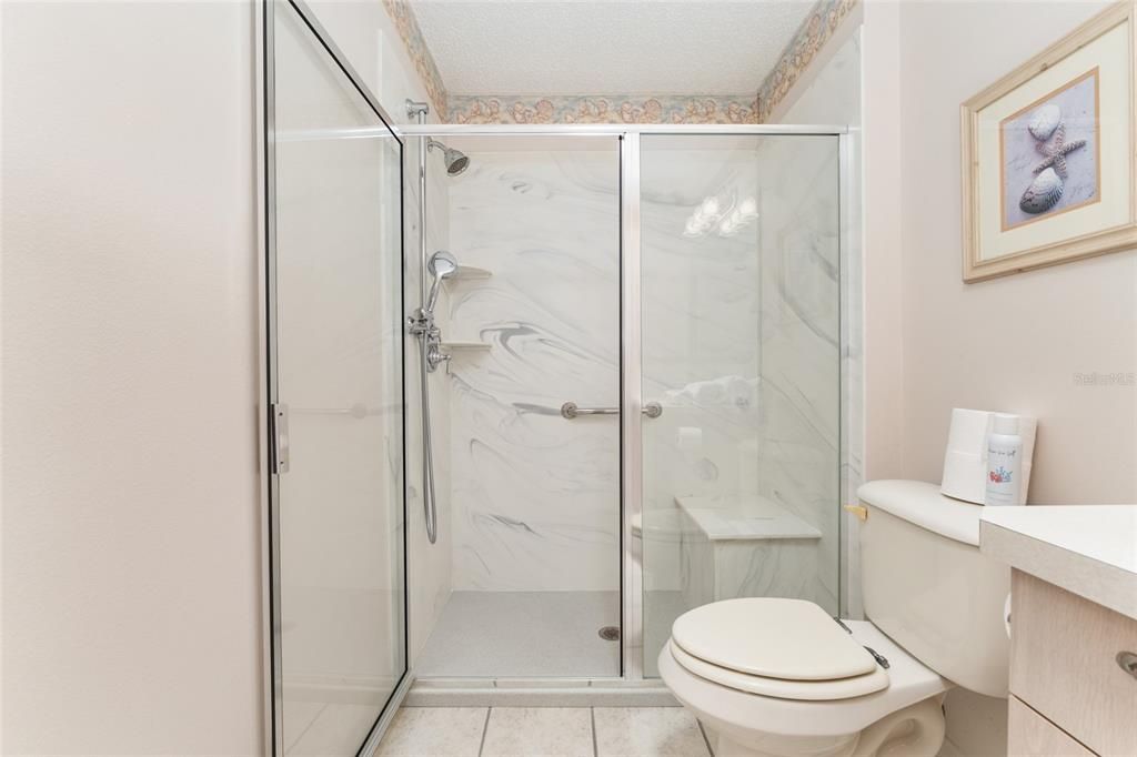 На продажу: $275,000 (2 спален, 2 ванн, 1236 Квадратных фут)