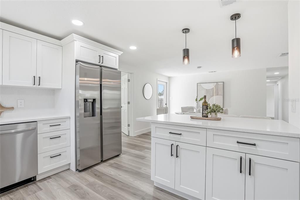 En Venta: $369,900 (4 camas, 2 baños, 1310 Pies cuadrados)