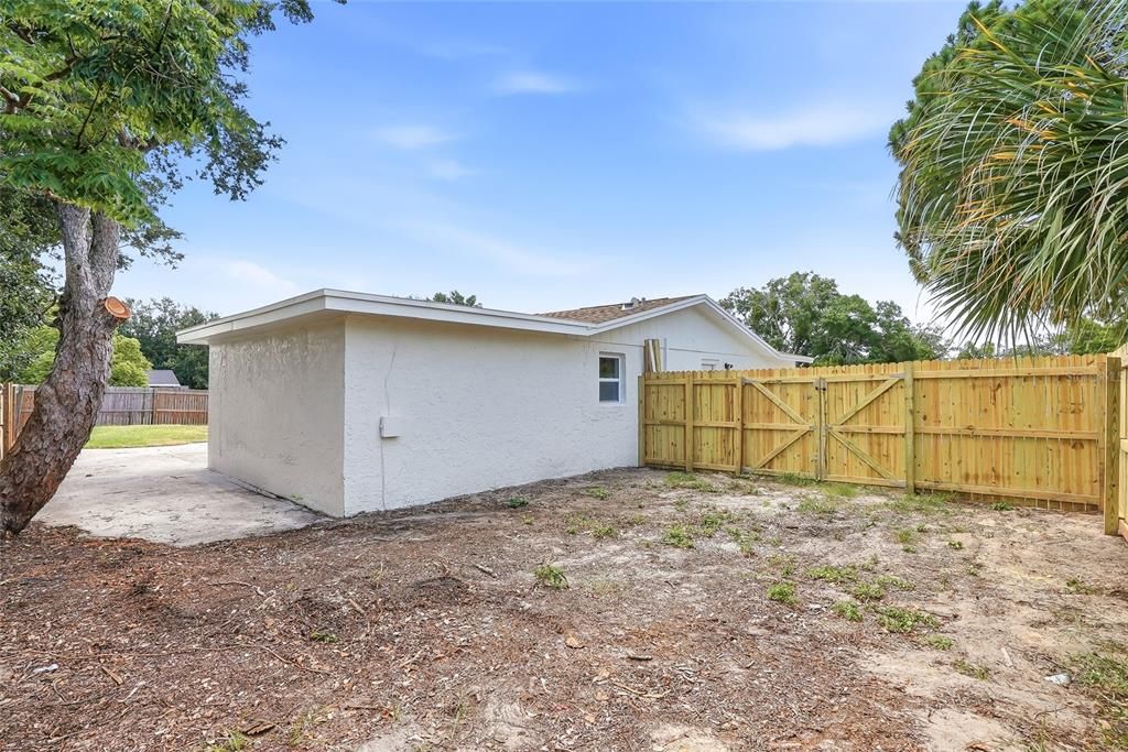 En Venta: $369,900 (4 camas, 2 baños, 1310 Pies cuadrados)