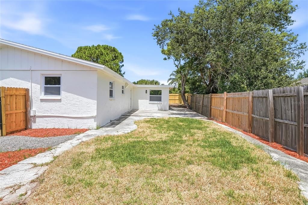 En Venta: $369,900 (4 camas, 2 baños, 1310 Pies cuadrados)