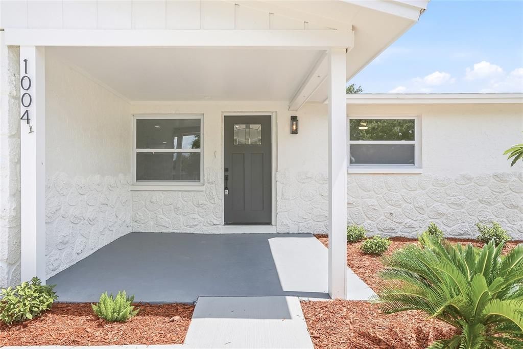 En Venta: $369,900 (4 camas, 2 baños, 1310 Pies cuadrados)