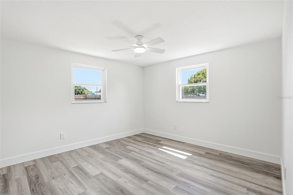 En Venta: $369,900 (4 camas, 2 baños, 1310 Pies cuadrados)