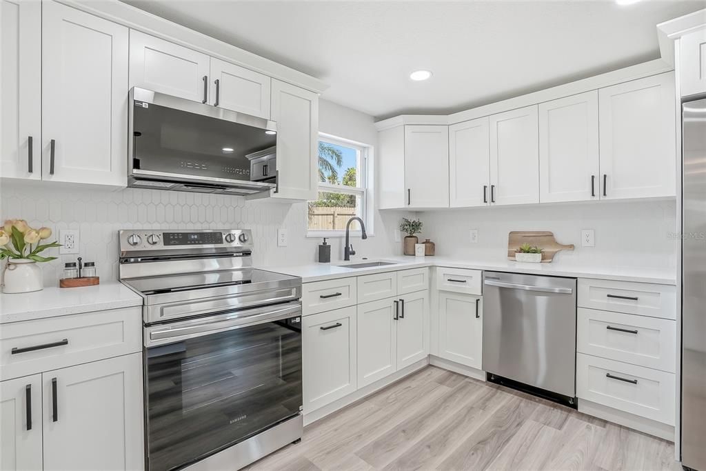 En Venta: $369,900 (4 camas, 2 baños, 1310 Pies cuadrados)