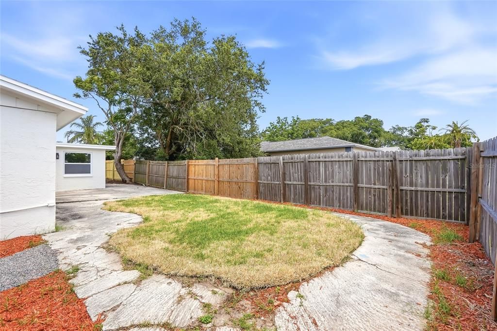 En Venta: $369,900 (4 camas, 2 baños, 1310 Pies cuadrados)