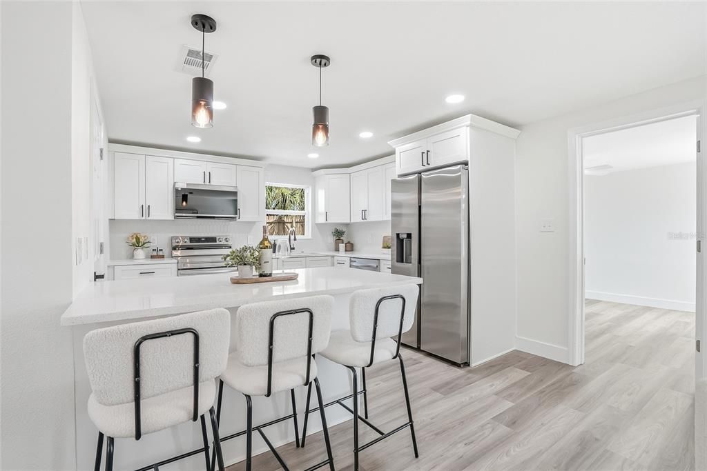 En Venta: $369,900 (4 camas, 2 baños, 1310 Pies cuadrados)