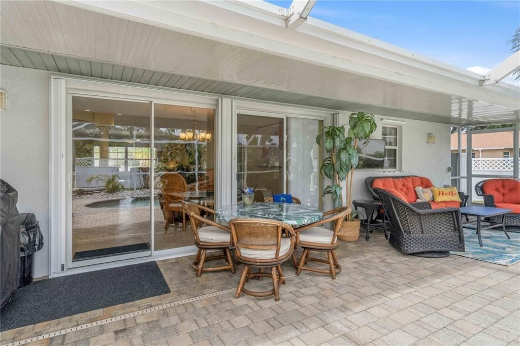 For Sale: $349,900 (2 beds, 2 baths, 2164 Square Feet)