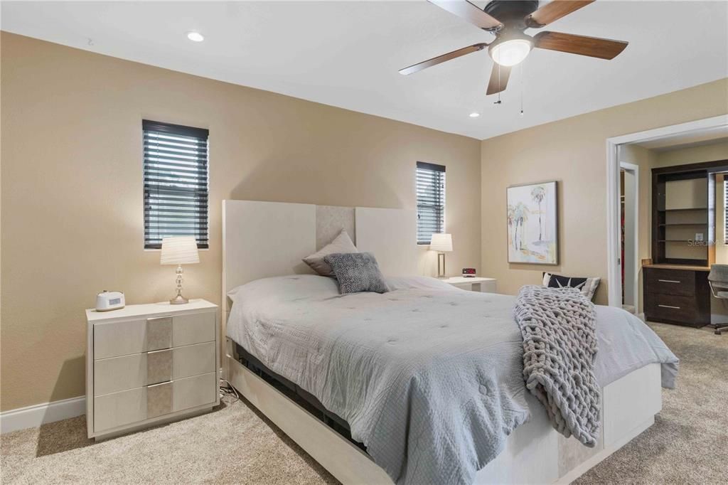 For Sale: $349,900 (2 beds, 2 baths, 2164 Square Feet)