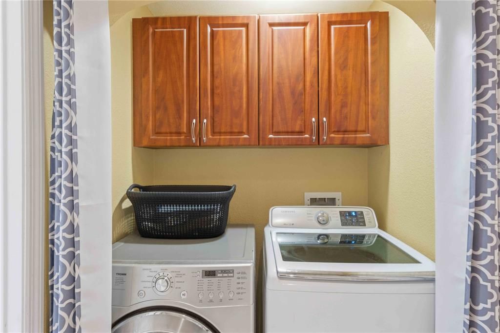 For Sale: $349,900 (2 beds, 2 baths, 2164 Square Feet)