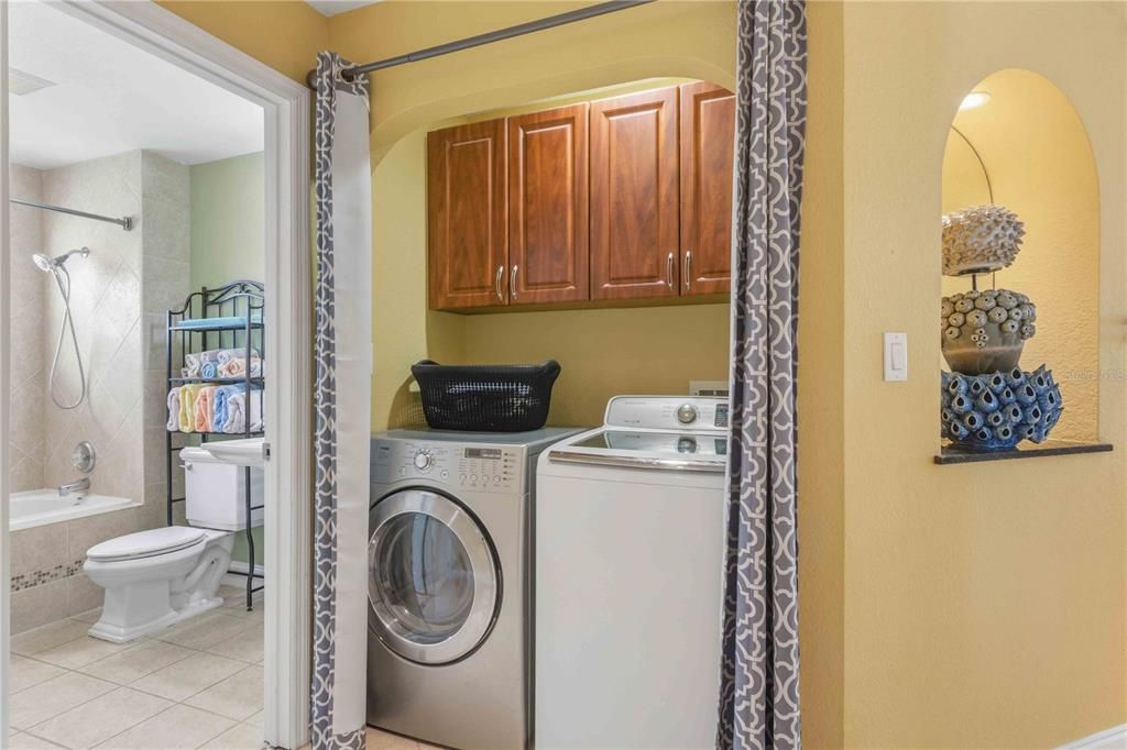 For Sale: $349,900 (2 beds, 2 baths, 2164 Square Feet)