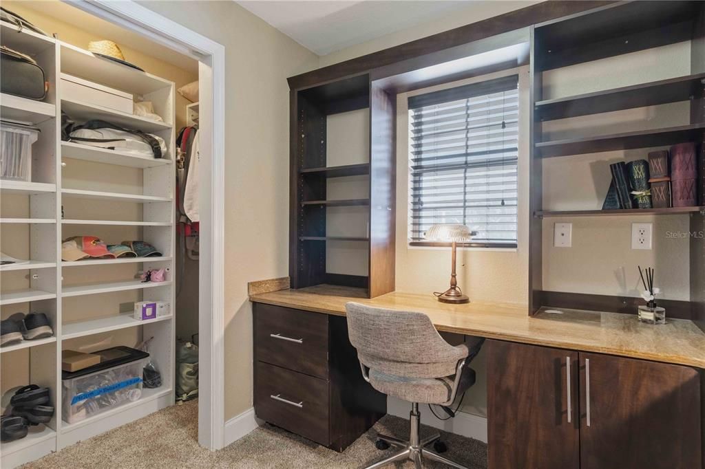 For Sale: $349,900 (2 beds, 2 baths, 2164 Square Feet)
