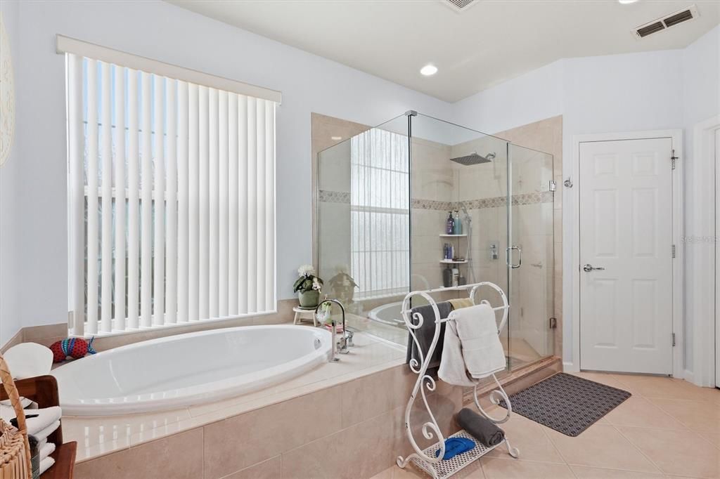 For Sale: $590,000 (3 beds, 2 baths, 2420 Square Feet)