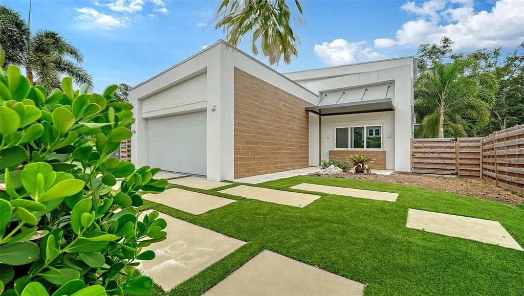 For Sale: $2,200,000 (5 beds, 3 baths, 2596 Square Feet)