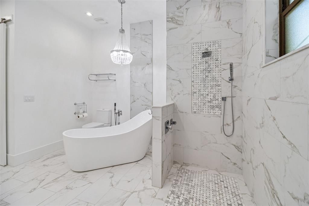 For Sale: $1,200,000 (5 beds, 4 baths, 2867 Square Feet)