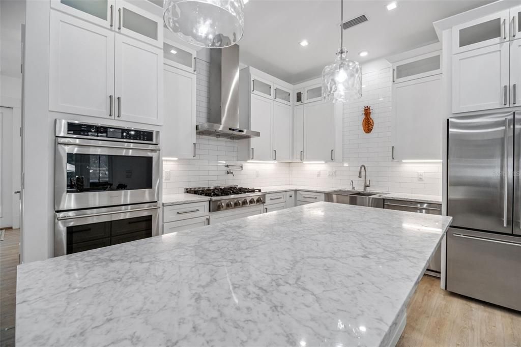 For Sale: $1,200,000 (5 beds, 4 baths, 2867 Square Feet)