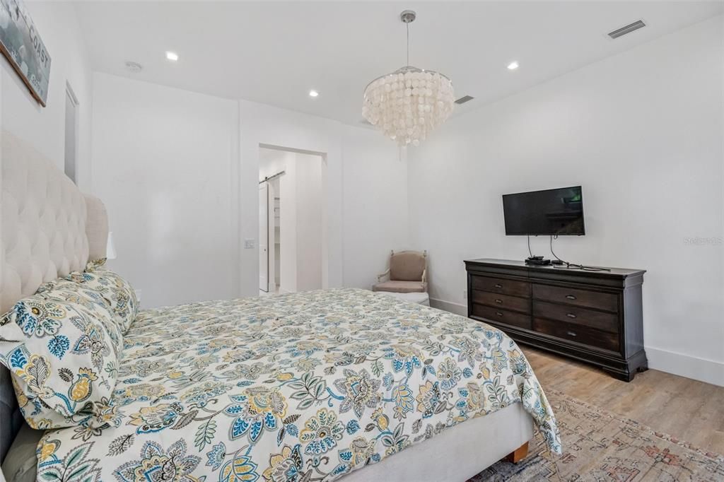 For Sale: $1,200,000 (5 beds, 4 baths, 2867 Square Feet)