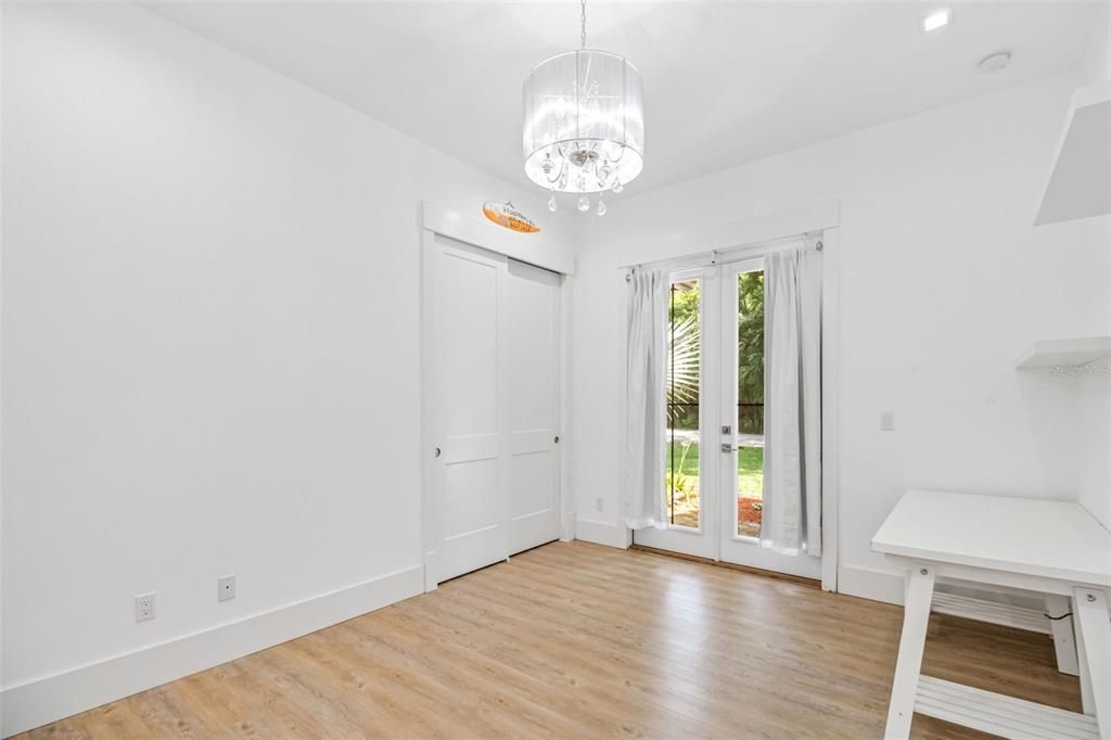 For Sale: $1,200,000 (5 beds, 4 baths, 2867 Square Feet)