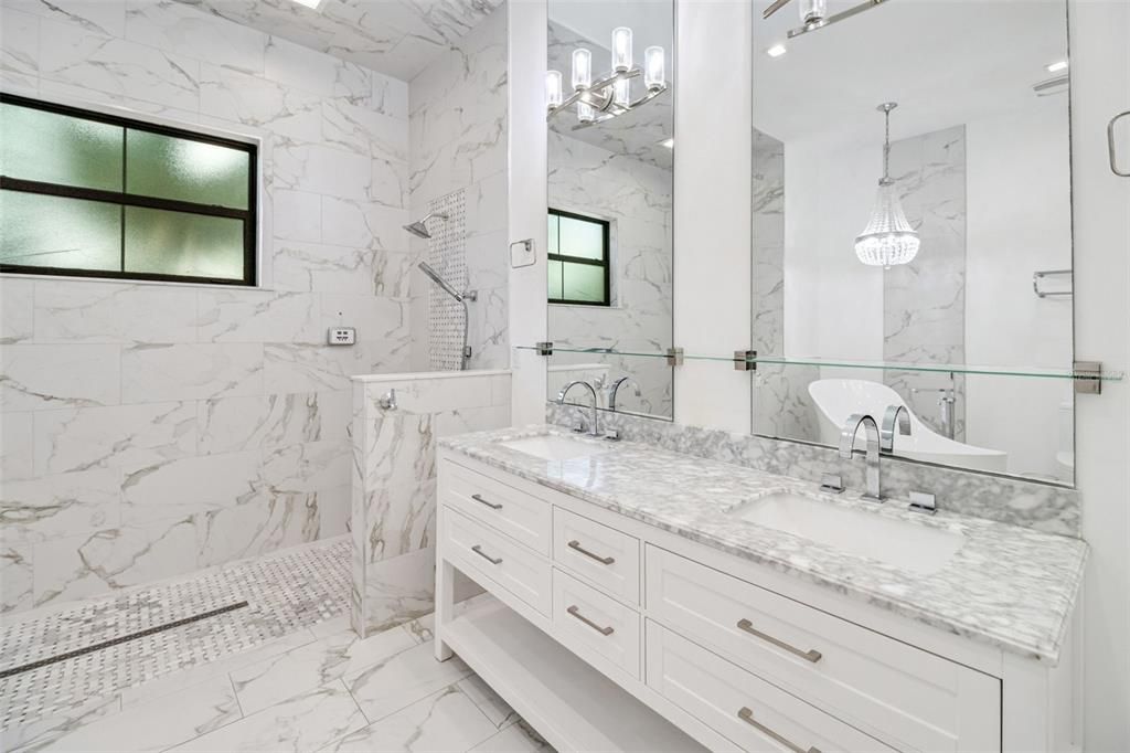 For Sale: $1,200,000 (5 beds, 4 baths, 2867 Square Feet)