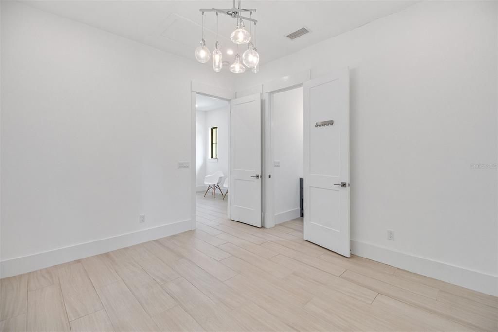 For Sale: $1,200,000 (5 beds, 4 baths, 2867 Square Feet)